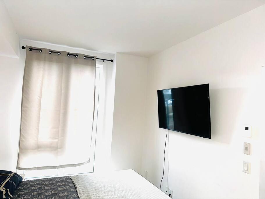 , Salon , Centre-ville, Gym Apartment *