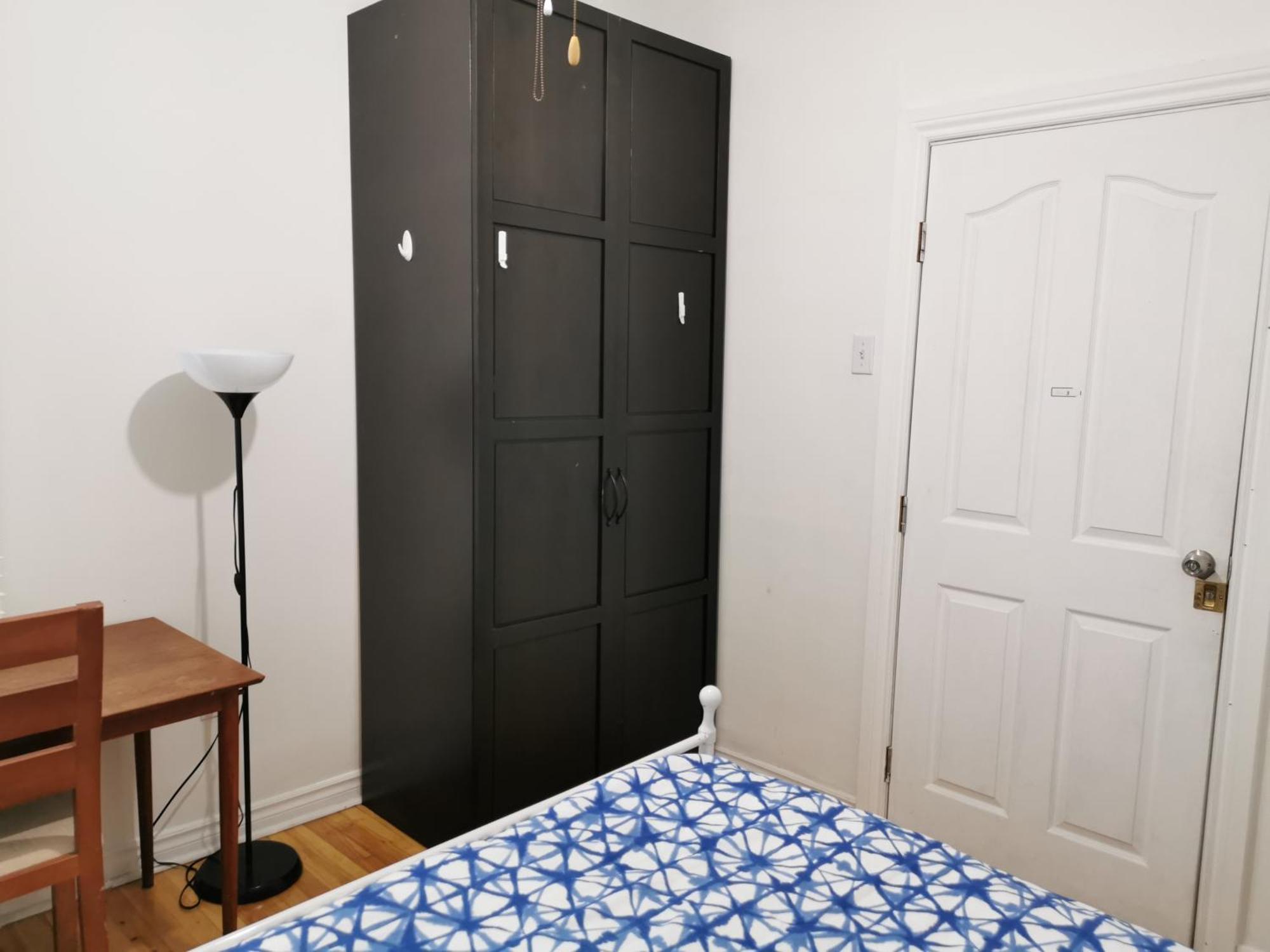 Guest house Delightful Near Metro Monk Station With Self Check-in *