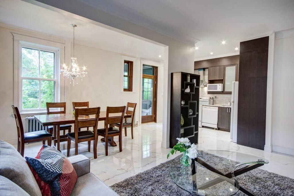 Cheerful House 3 Bedrooms 3 Bathrooms 3 Free Parking Montreal