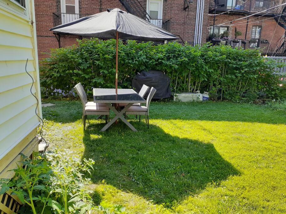 Cheerful House 3 Bedrooms 3 Bathrooms 3 Free Parking Apartment