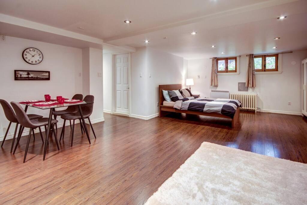 Apartment Cheerful House 3 Bedrooms 3 Bathrooms 3 Free Parking *
