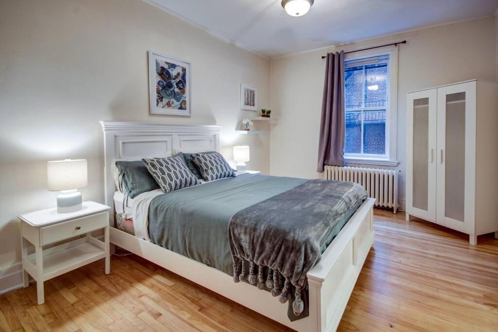 Cheerful House 3 Bedrooms 3 Bathrooms 3 Free Parking Montreal