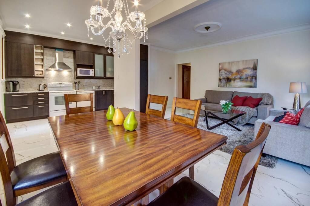 Apartment Cheerful House 3 Bedrooms 3 Bathrooms 3 Free Parking *