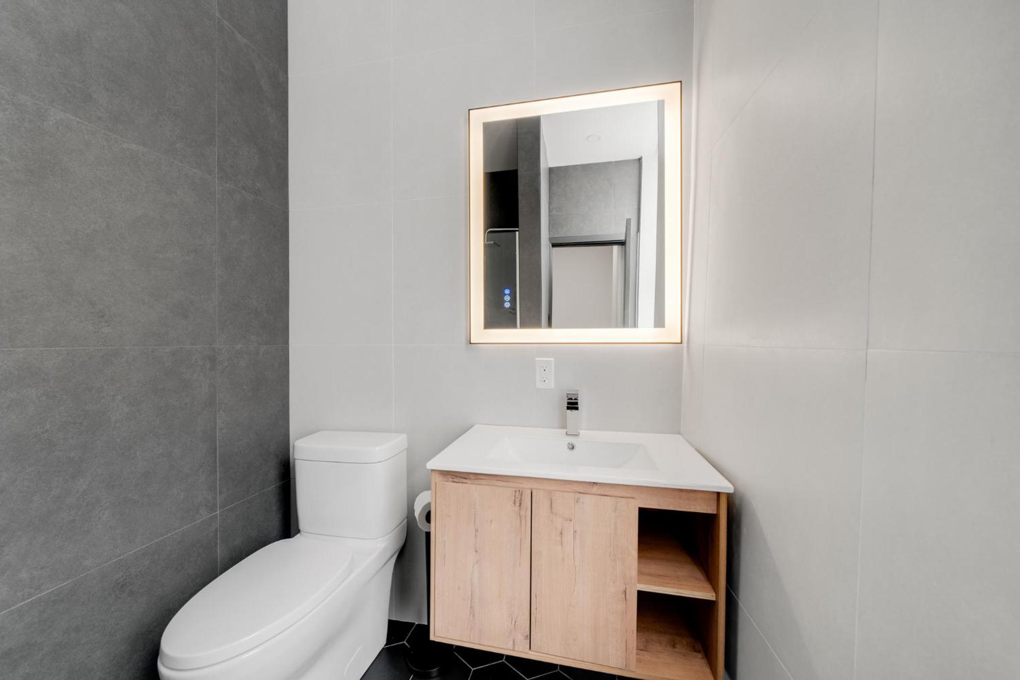 Lift Hotel Montreal