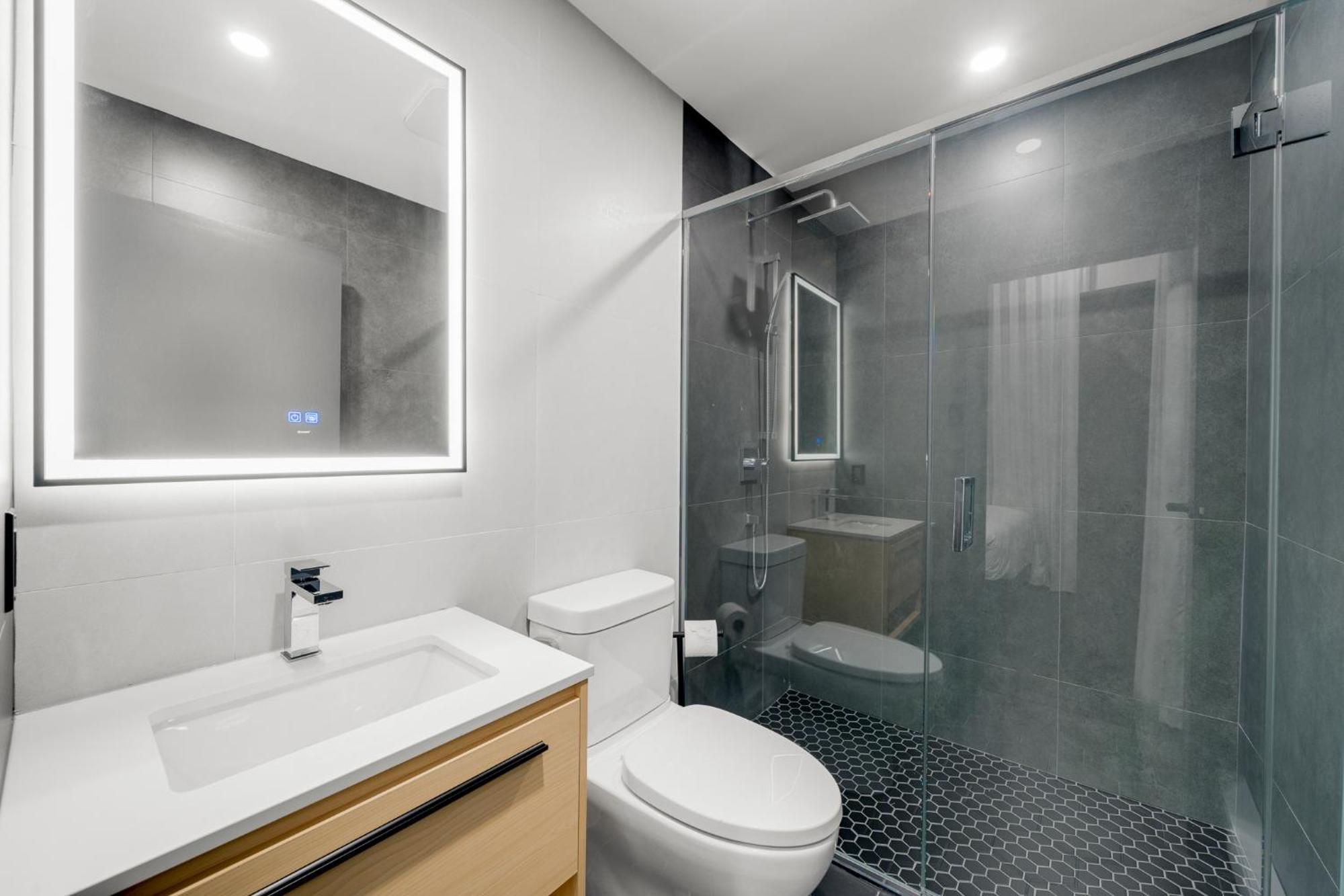 Lift Hotel *