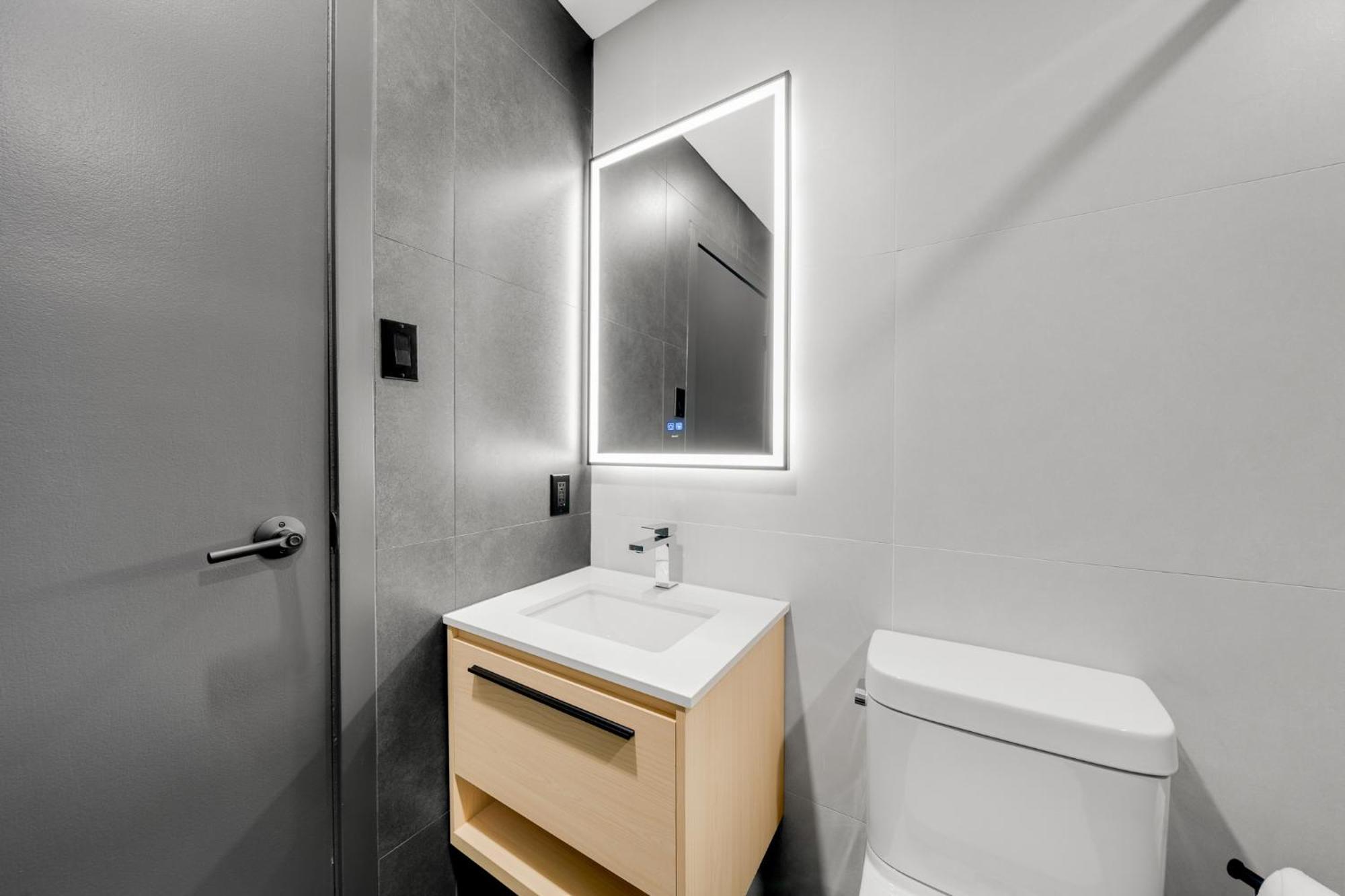 Lift Hotel Montreal
