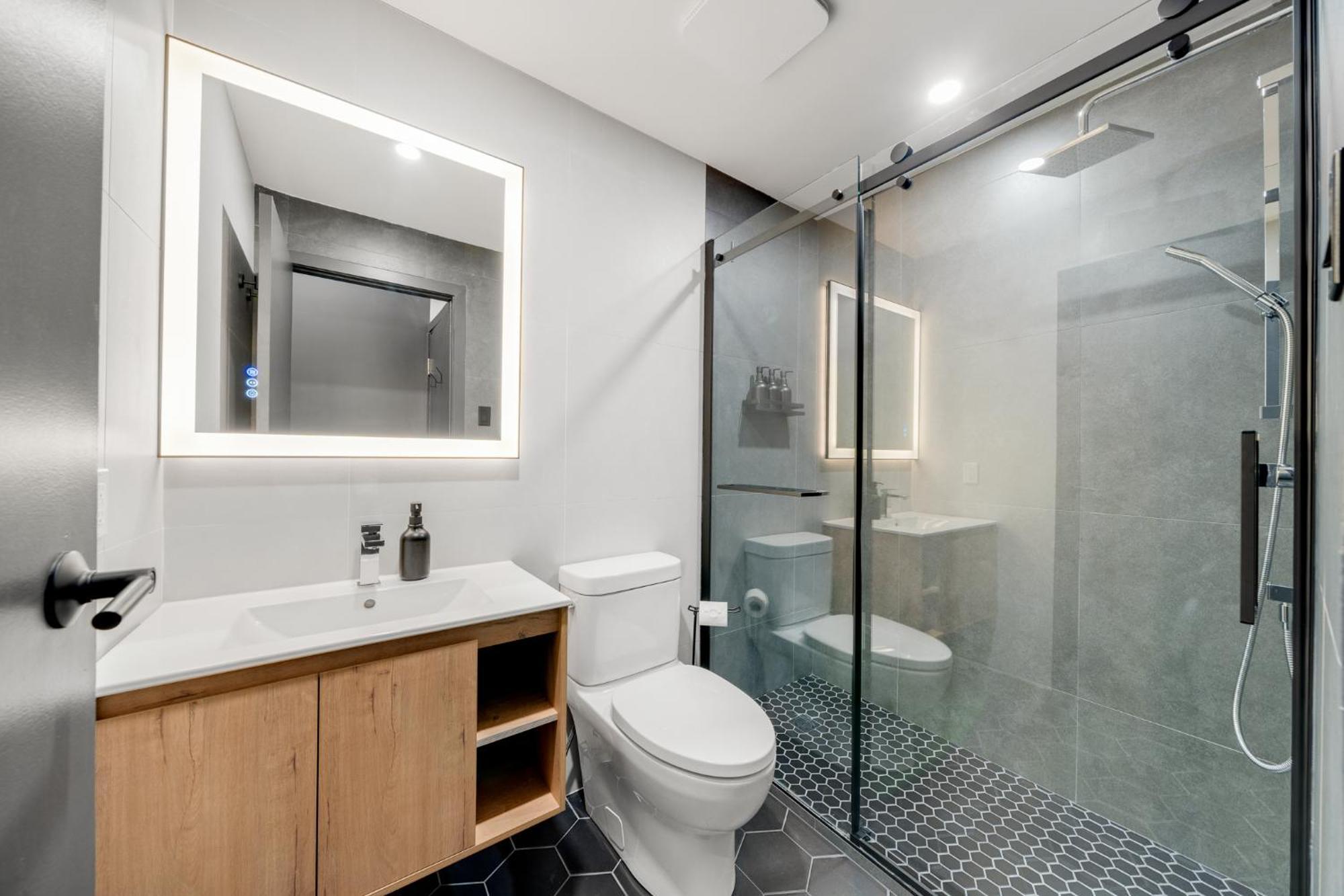 Lift Hotel Montreal