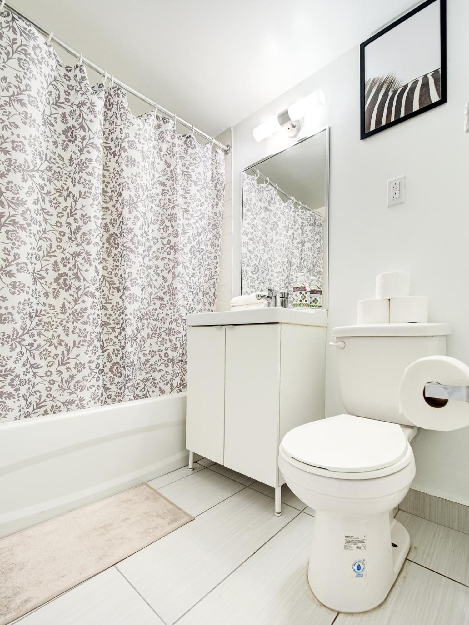 Cozy 2-bedroom A Plateau-mont-royal Apartment *