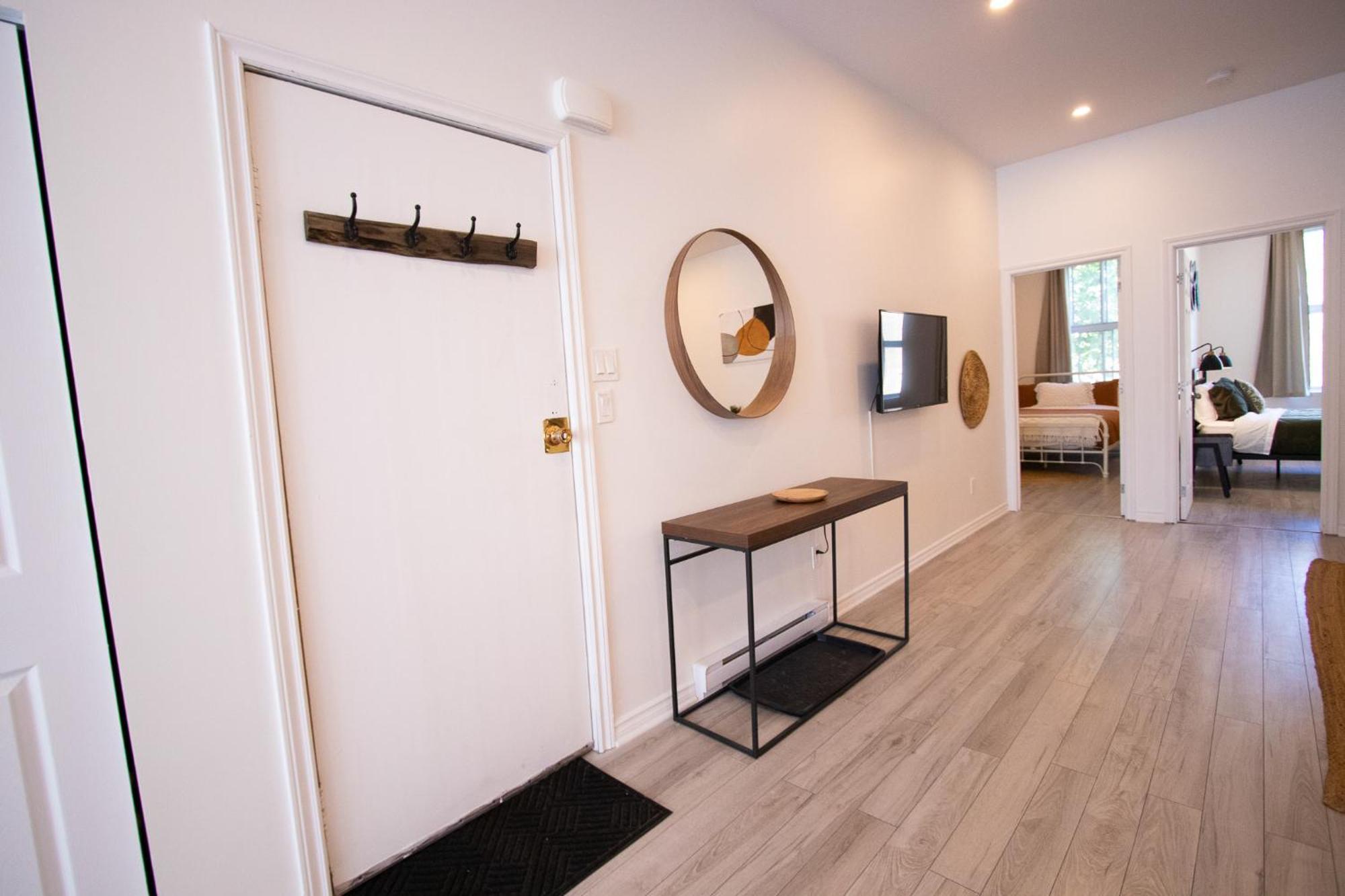 Apartment Africa - Selfcheckin - Plateau - St-laurent Montreal
