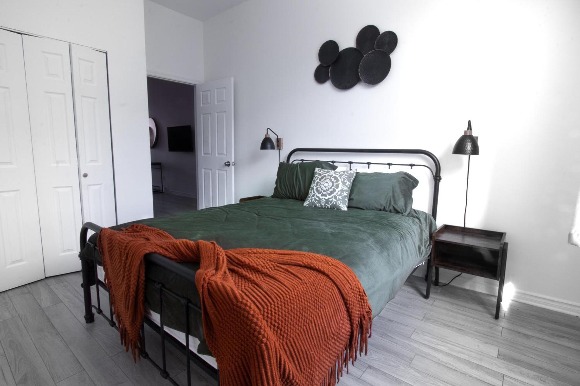 Apartment Africa - Selfcheckin - Plateau - St-laurent Montreal