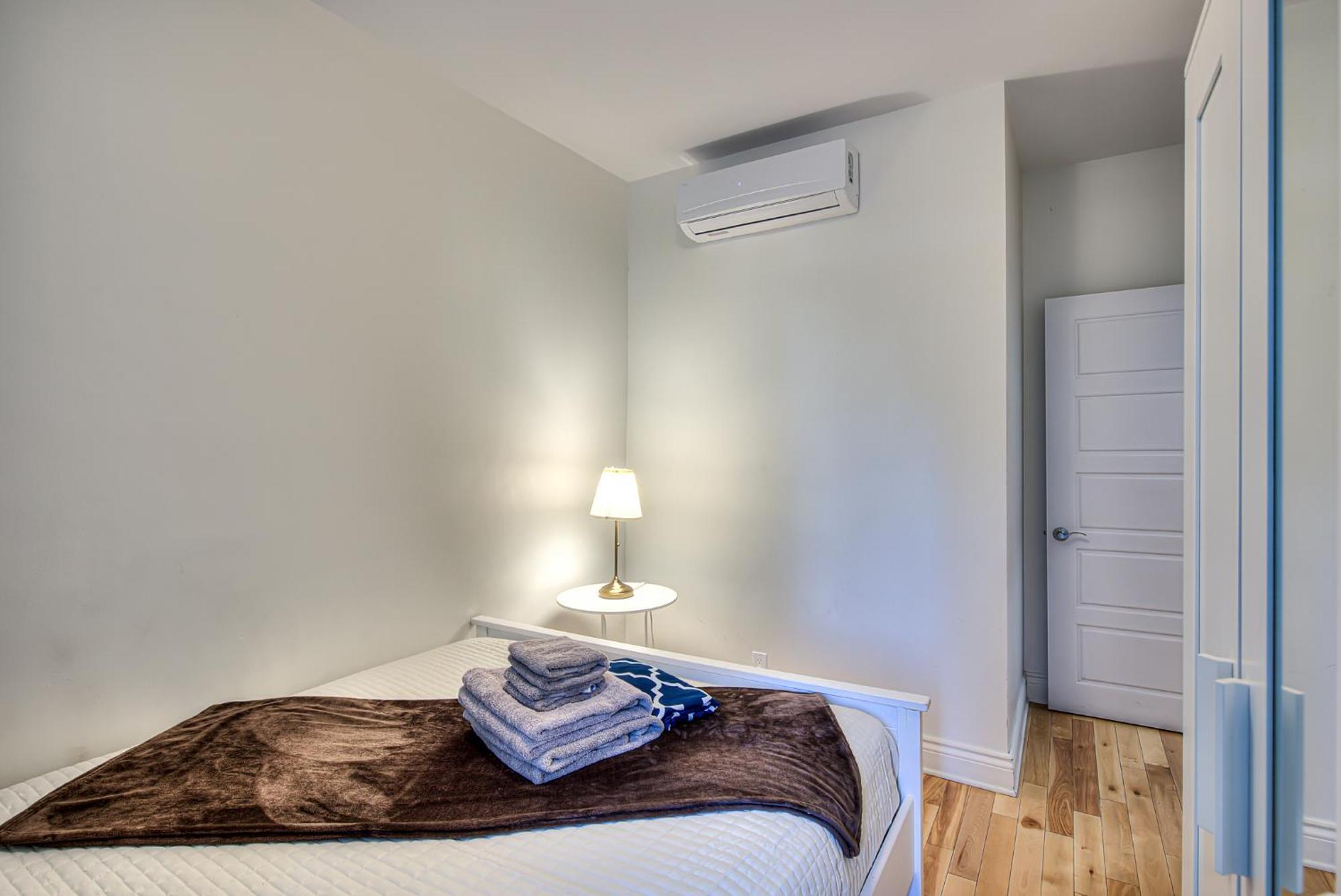 Apartment Premier Destination For Big Groups Mtl Vacation And Nightlife Montreal