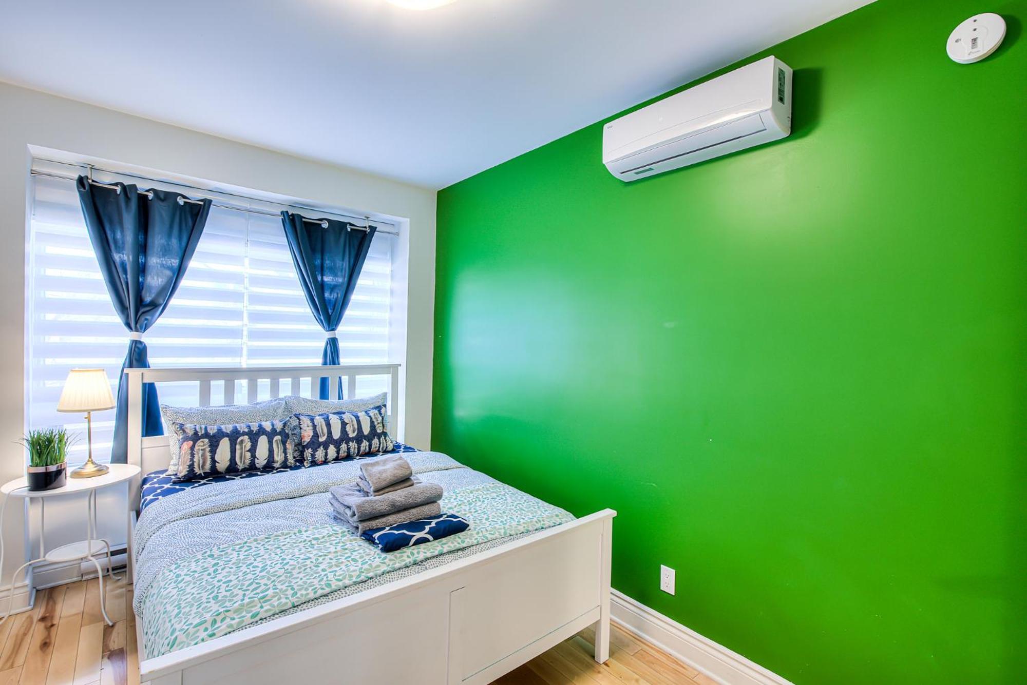 Premier Destination For Big Groups Mtl Vacation And Nightlife Apartment Montreal