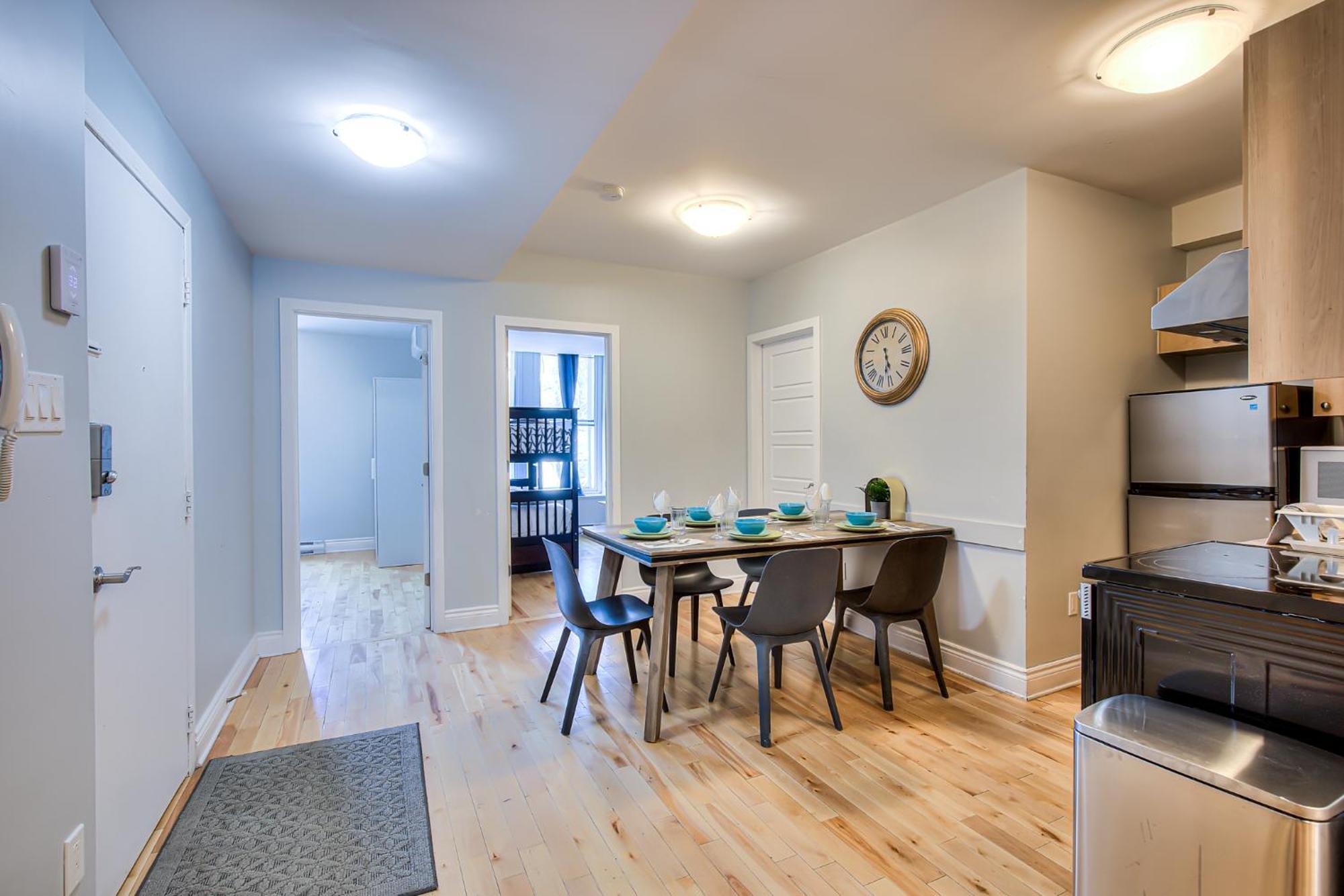 Premier Destination For Big Groups Mtl Vacation And Nightlife Apartment *