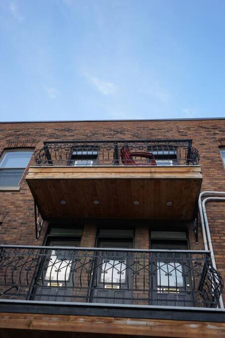 Apartment Cute 2 Bedroom Unit, Ground Floor, Downtown, 32 Days Minimum