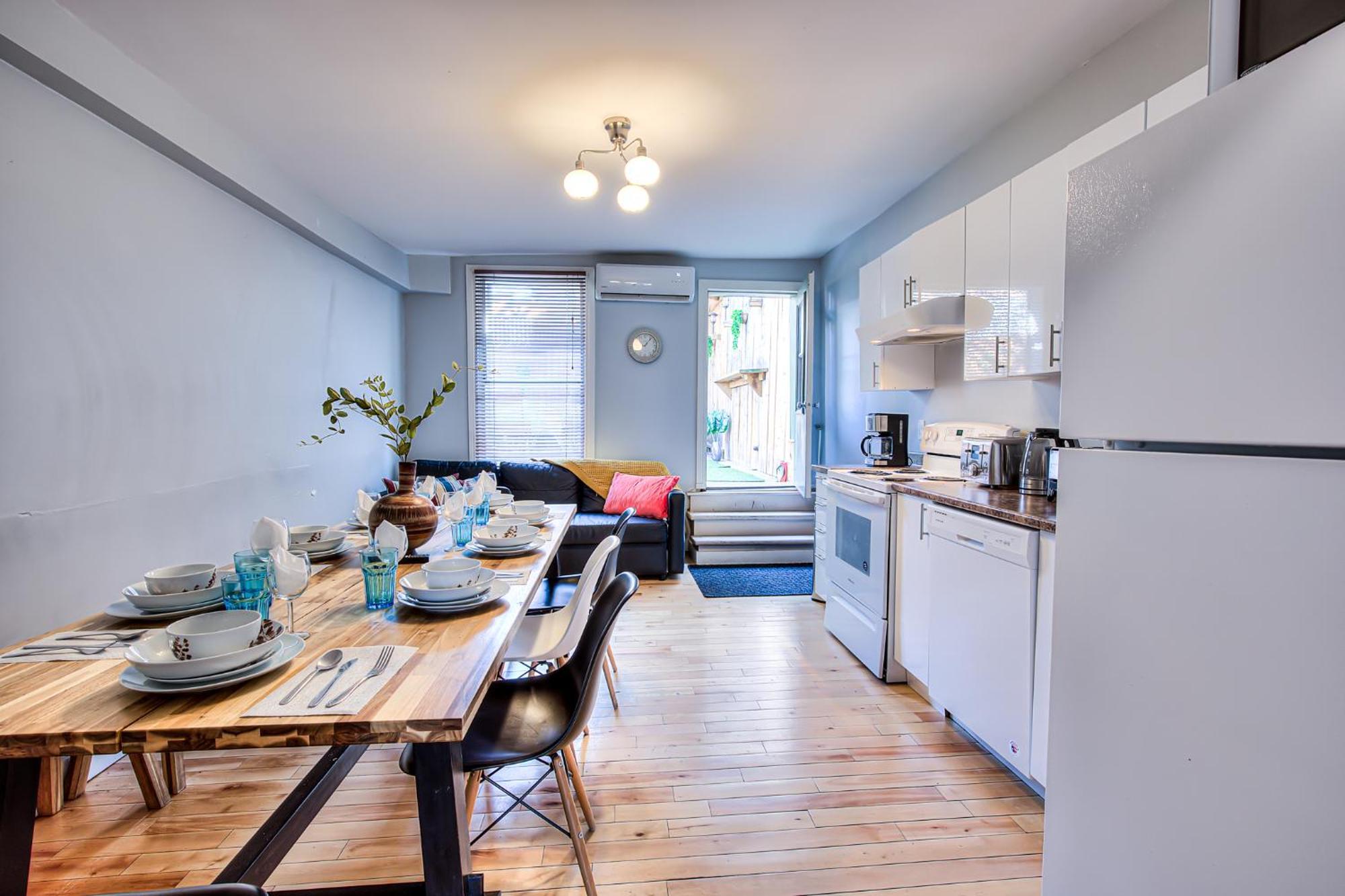 Premier Destination For Big Groups Mtl Vacation And Nightlife