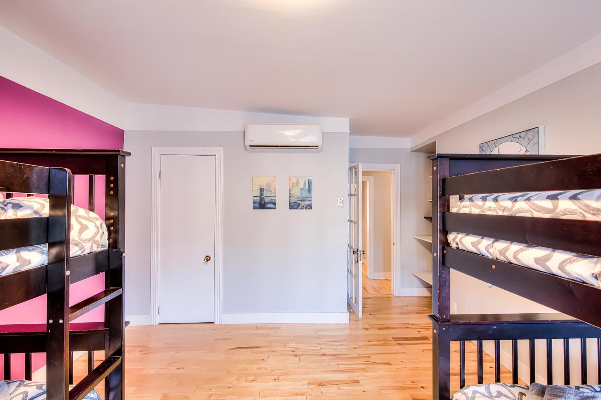 Apartment Premier Destination For Big Groups Mtl Vacation And Nightlife
