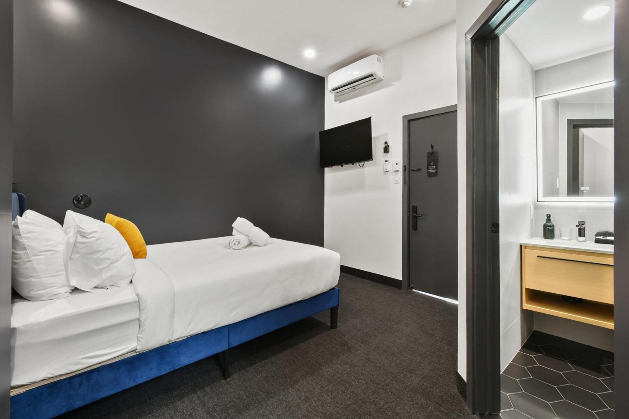 Lift Hotel *