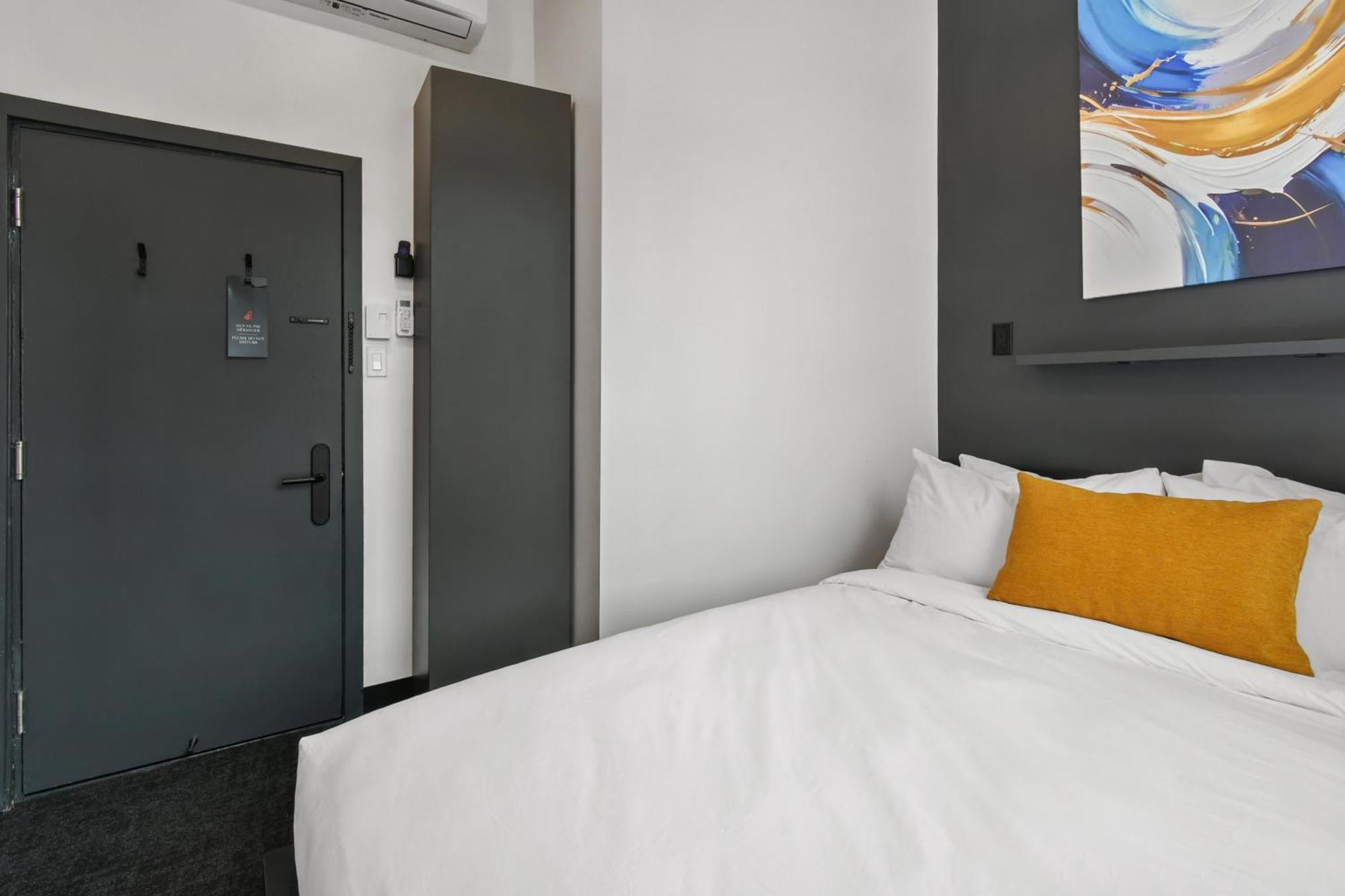 Lift Hotel *