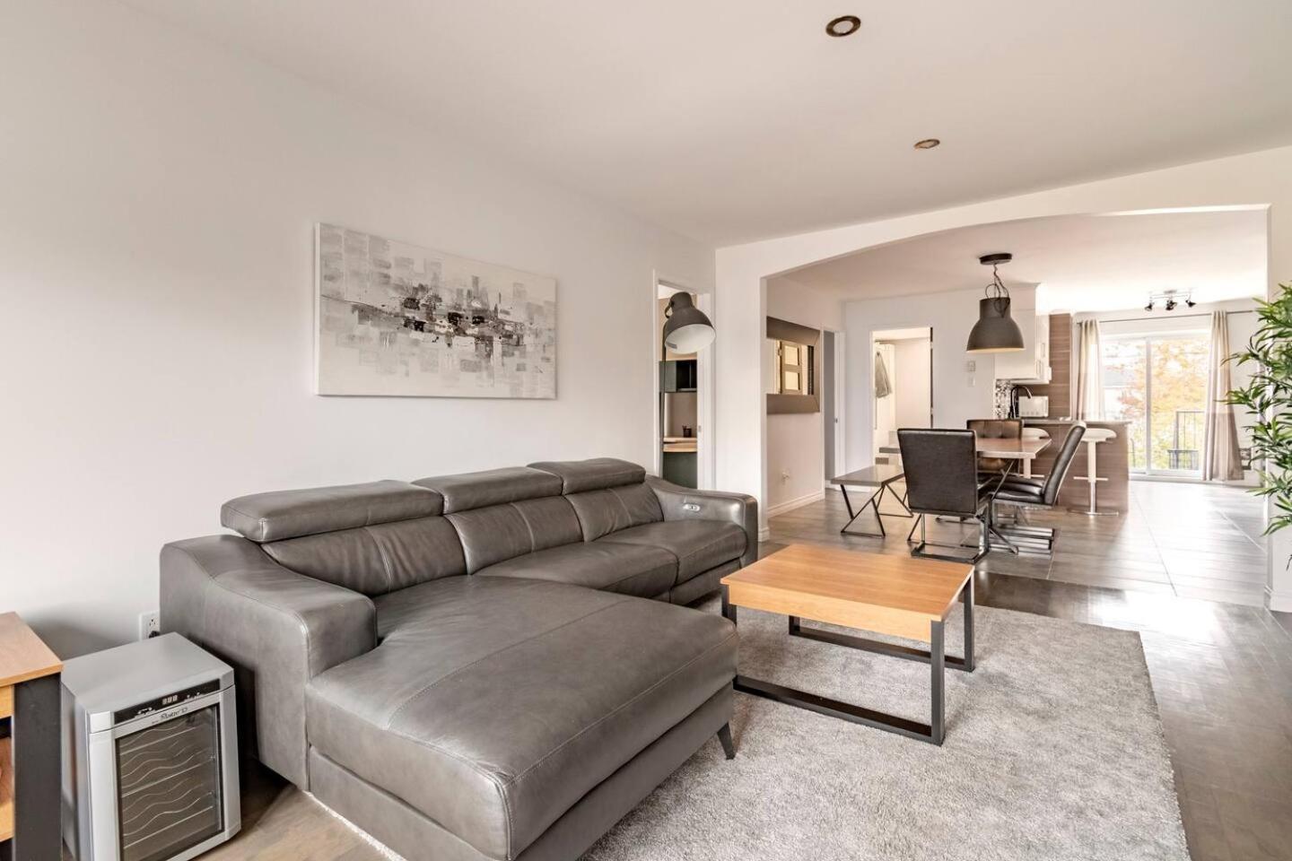 Charming In Apartment *