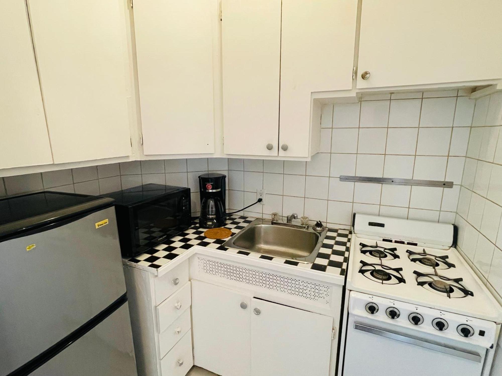 Apartment Stylish Comfortable In The Golden Square Mile Montreal