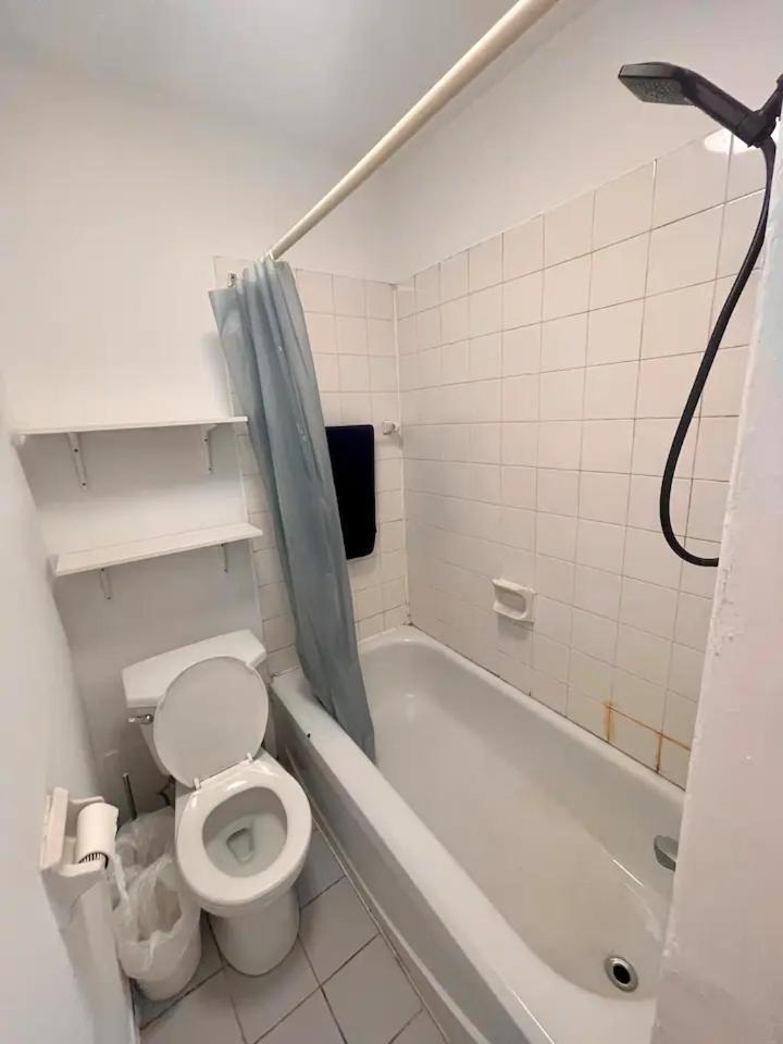 Homestay 1person Full Kitchen C Montreal