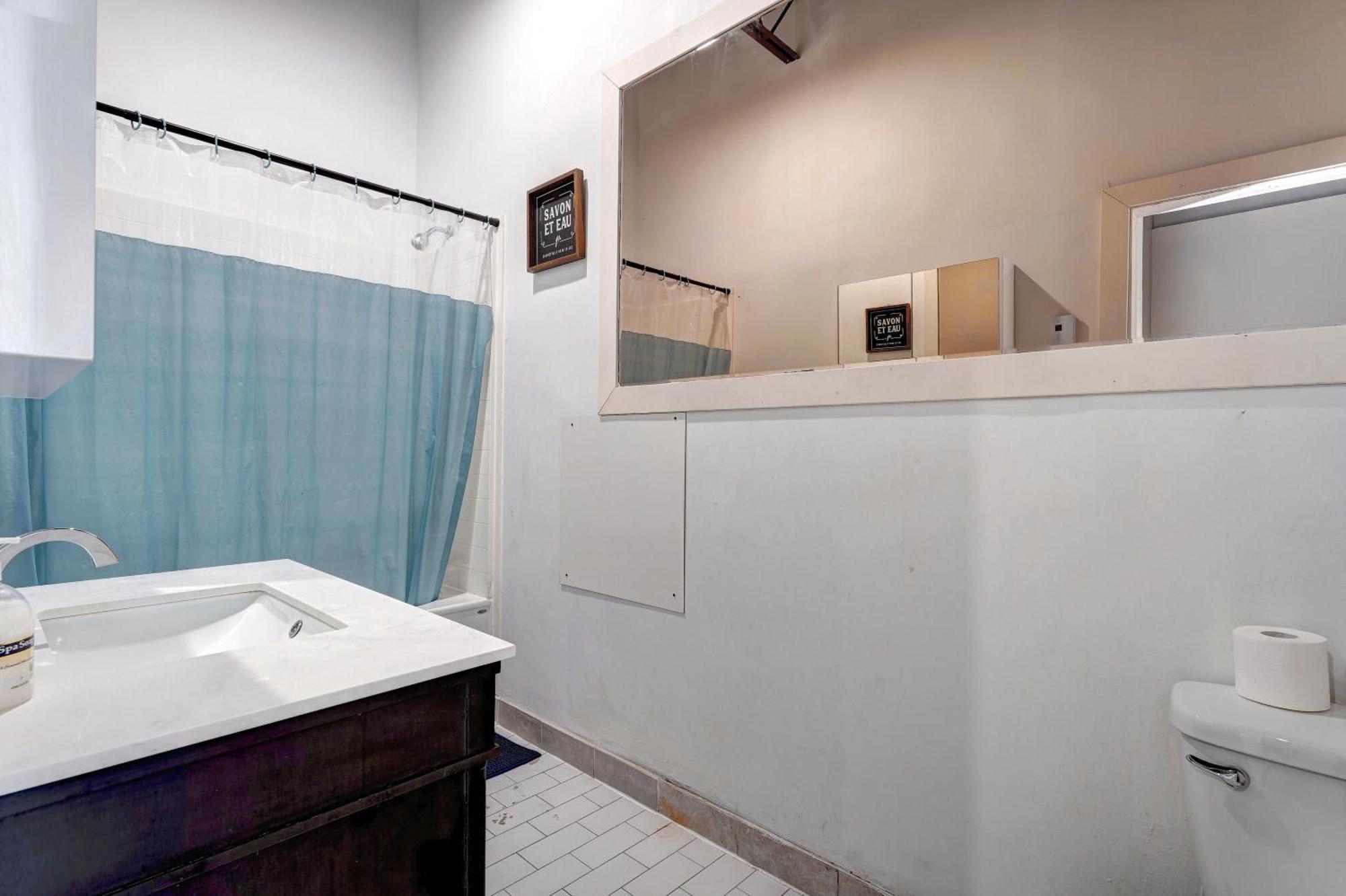 Apartment #2 - Big Loft - Plaza St-hubert