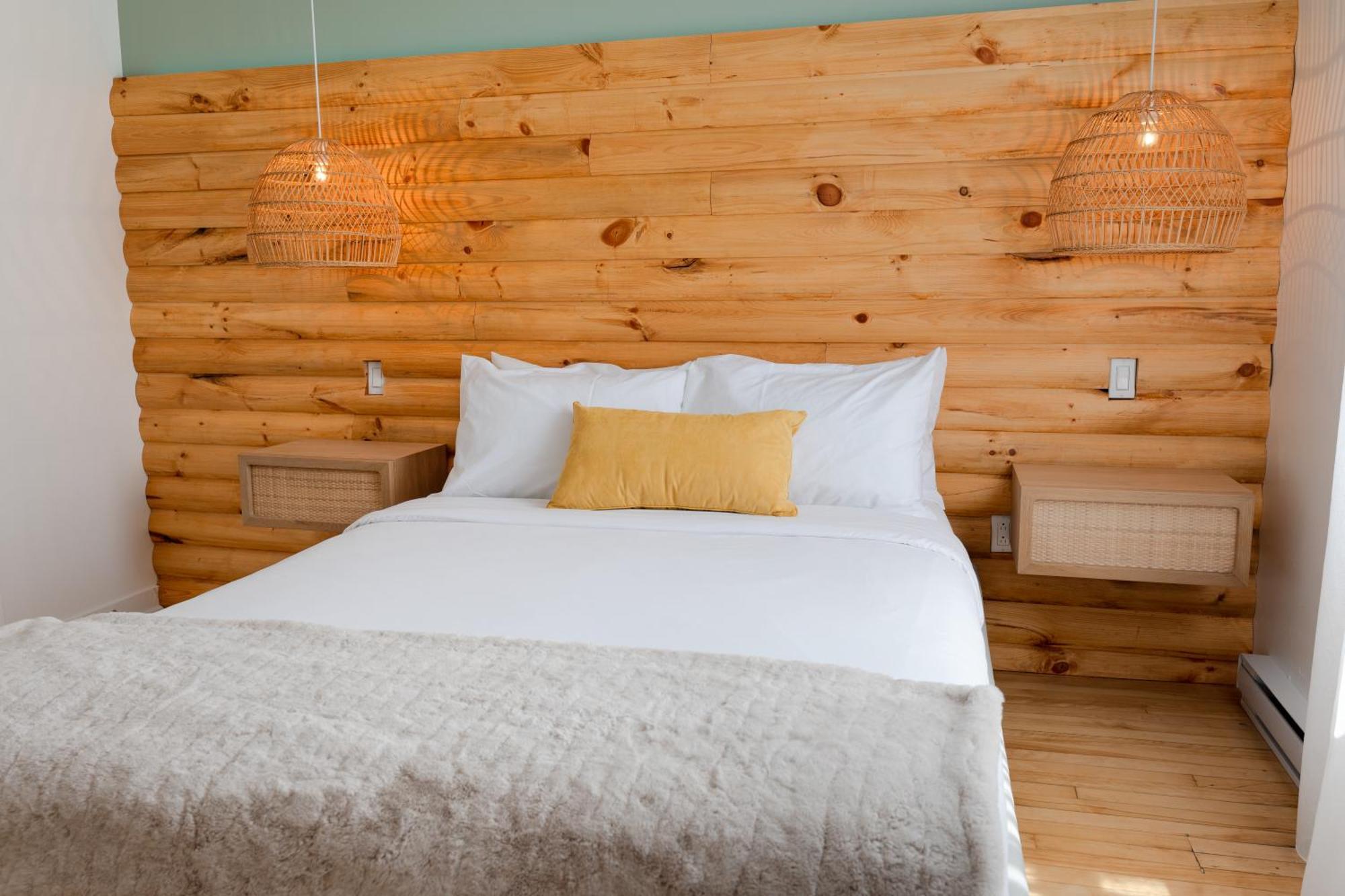 #10 - Serene - Self Check In - Plateau - St-denis - Ac - Tv Apartment *