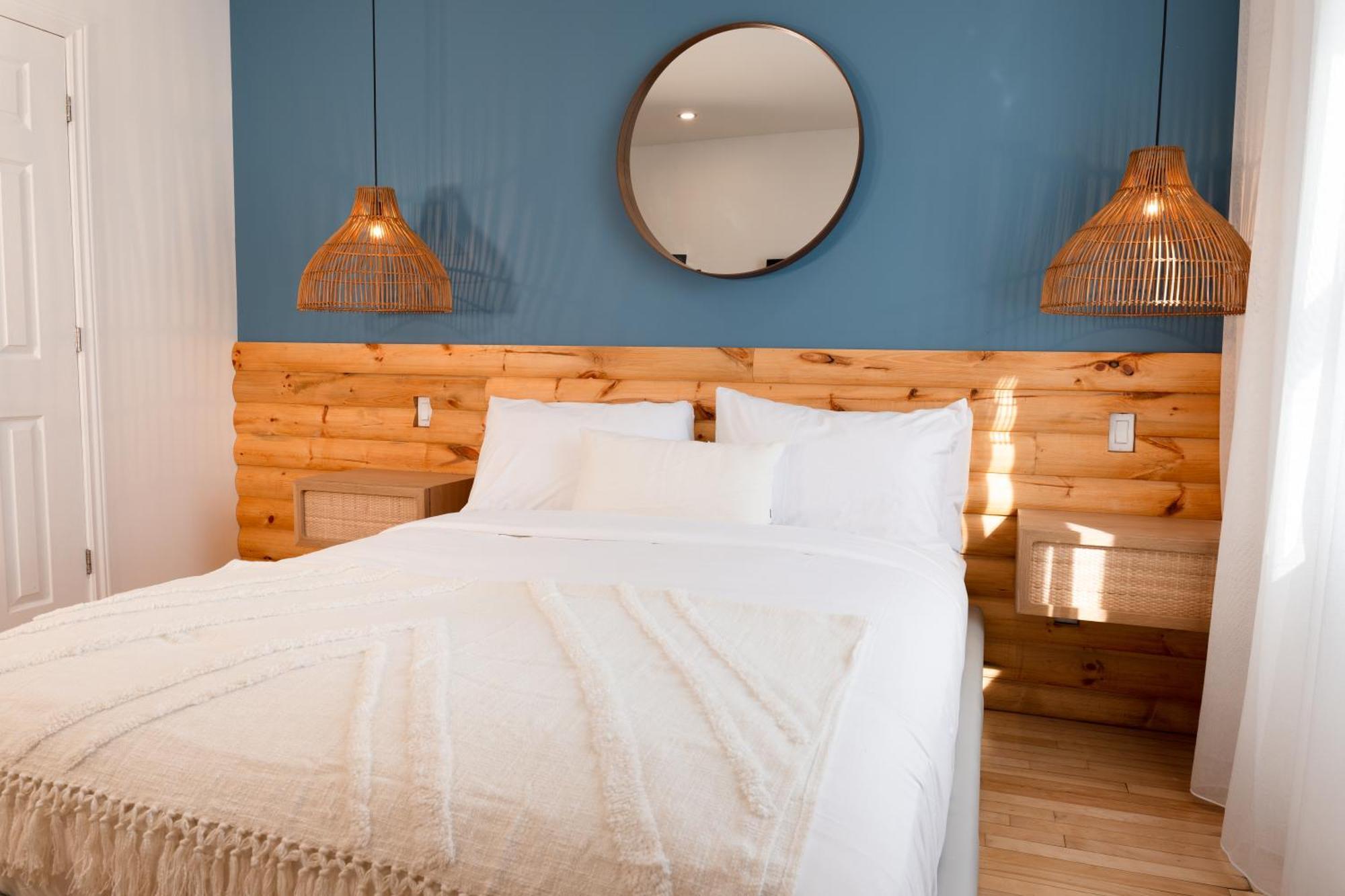 #7 - Charming - Self Check In - Plateau - St-denis - Ac - Tv Apartment *