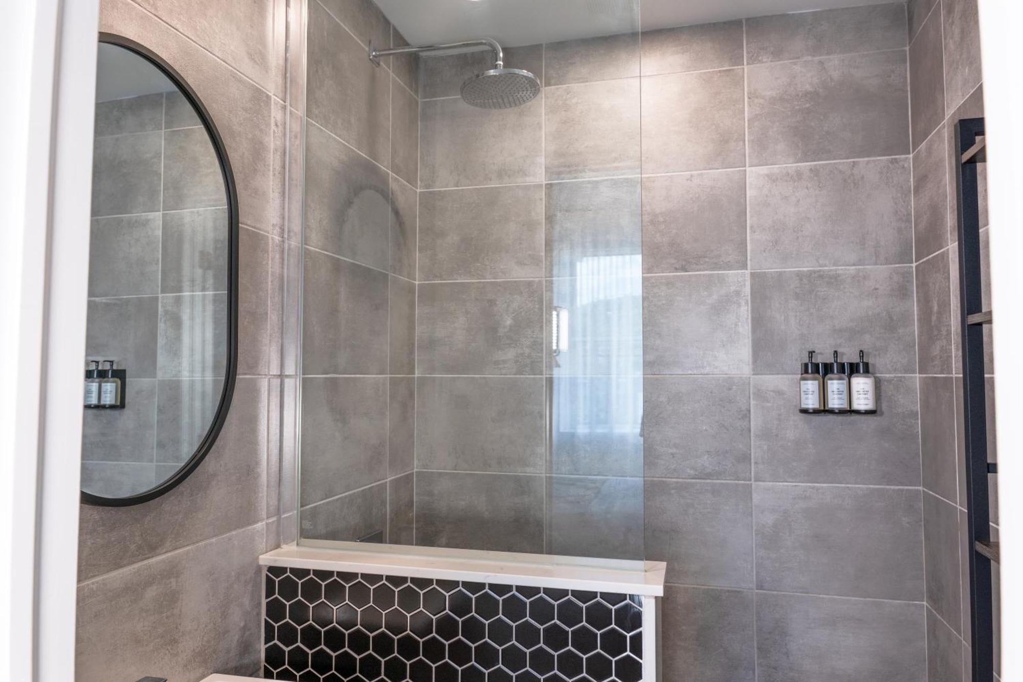 Apartment #7 - Charming - Self Check In - Plateau - St-denis - Ac - Tv Montreal