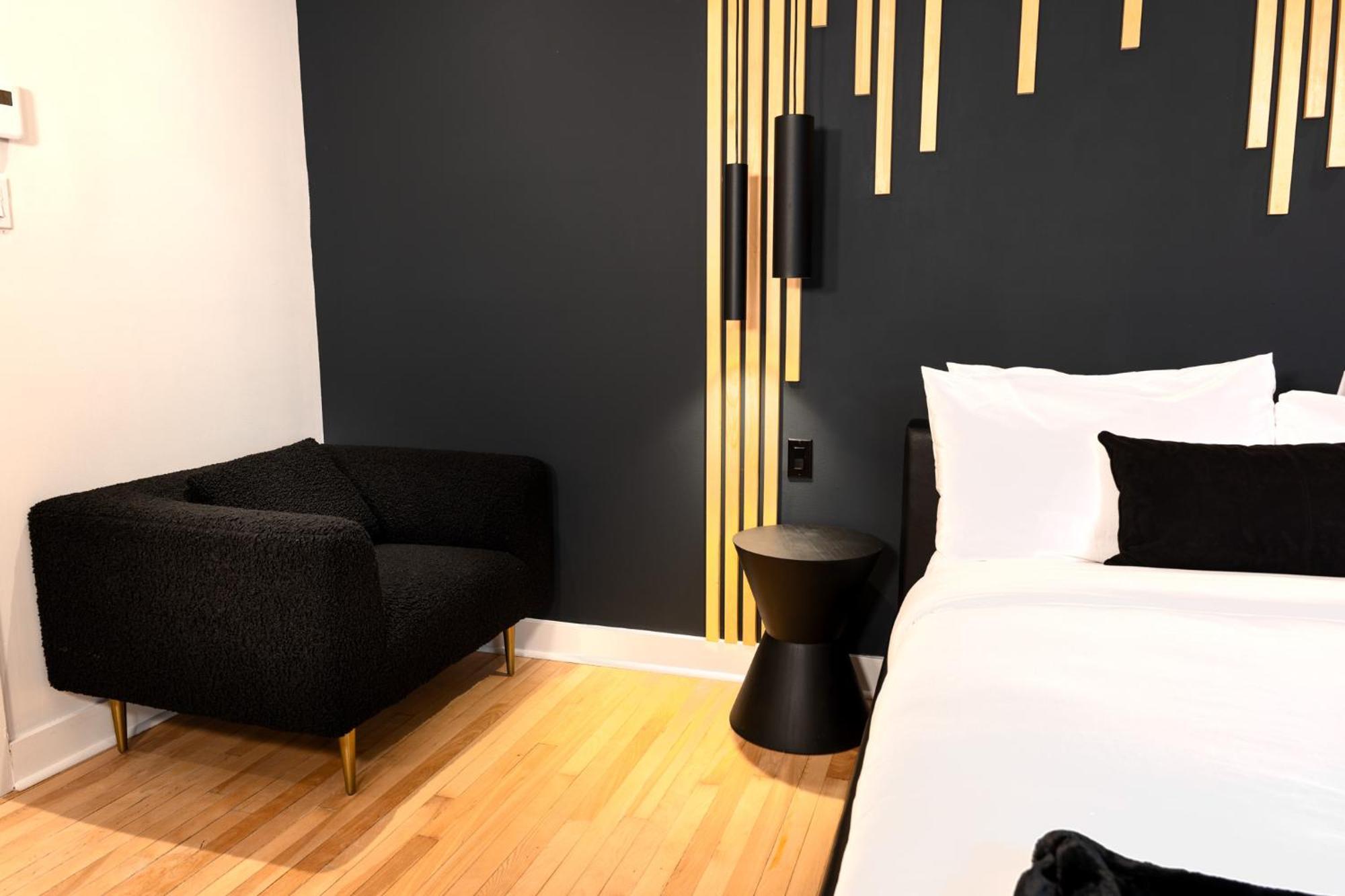 Apartment #6 - Artistic - Self Check In - Plateau - St-denis - Ac - Tv *