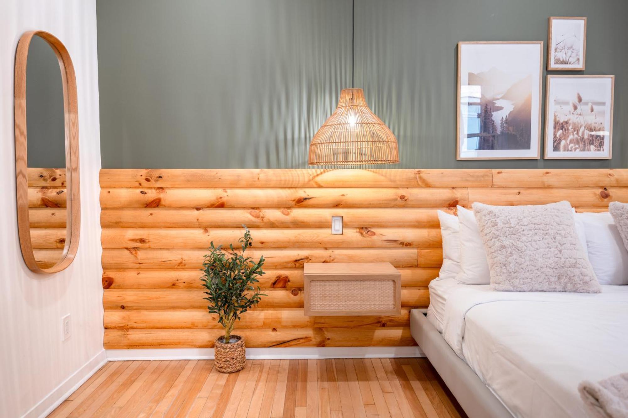 #2 - Cozy - Self Check In - Plateau - St-denis - Ac - Tv Apartment *