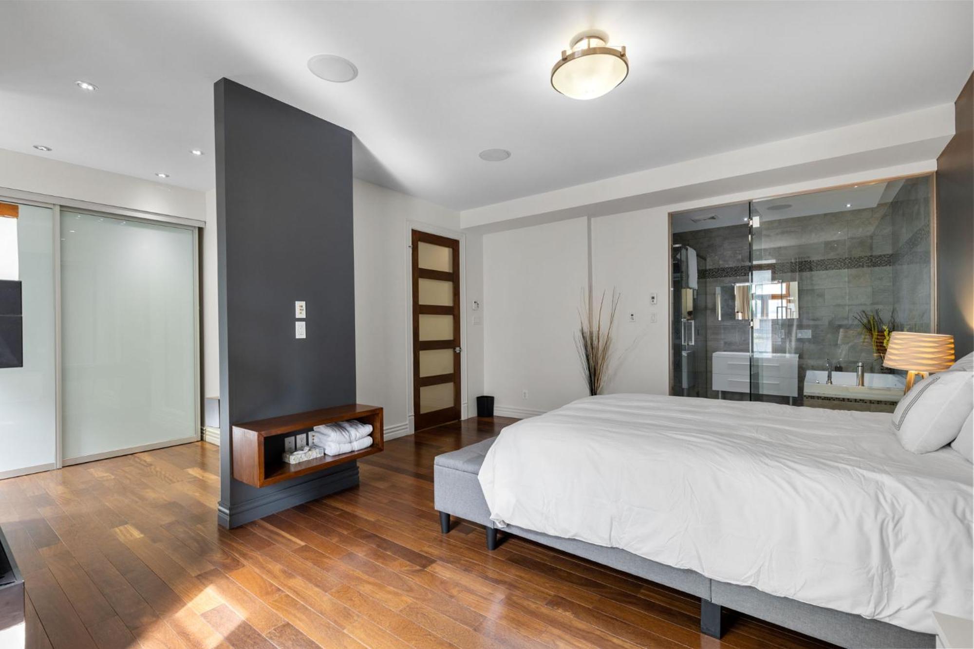 Luxury Penthouse Downtown Apartment