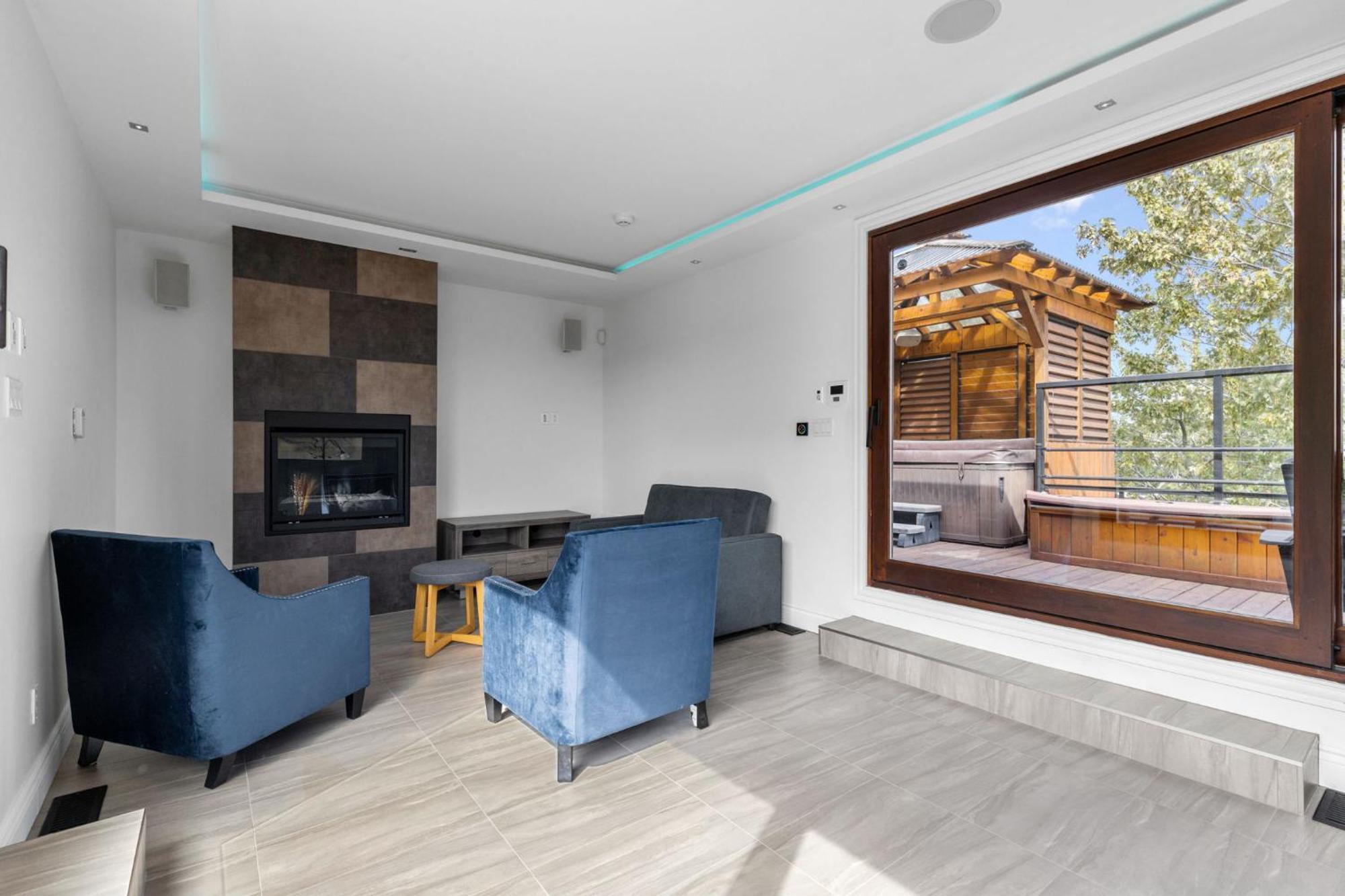 Luxury Penthouse Downtown Apartment Montreal