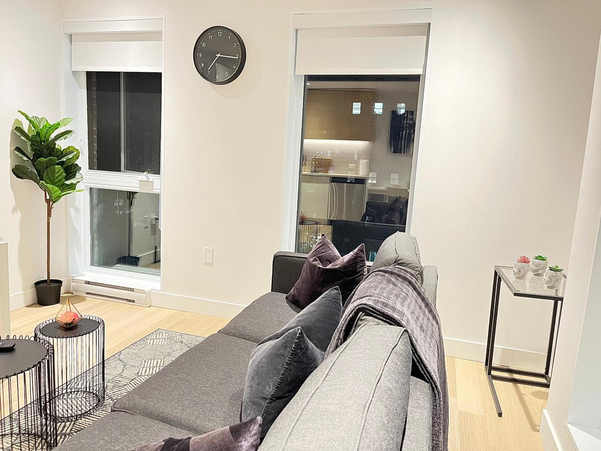 Apartment Modern 1br W Balcony Free Parking & Gym Near Metro & Downtown *