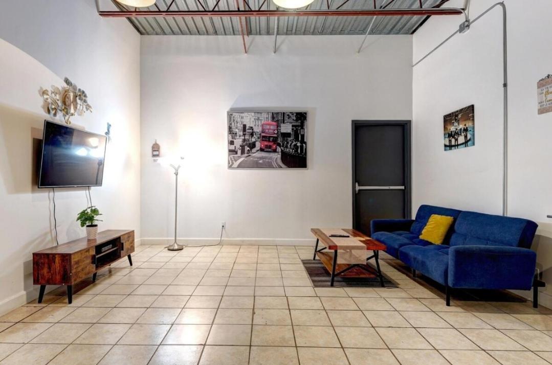 Apartment #1 - Big Loft - Plaza St-hubert