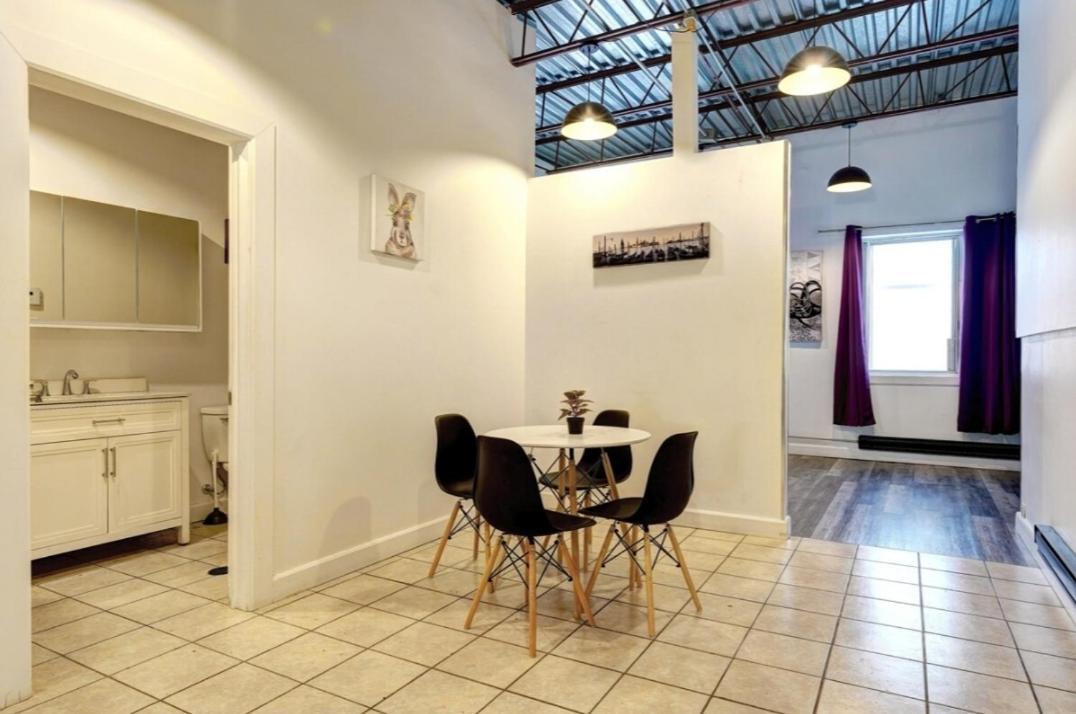 #1 - Big Loft - Plaza St-hubert Apartment