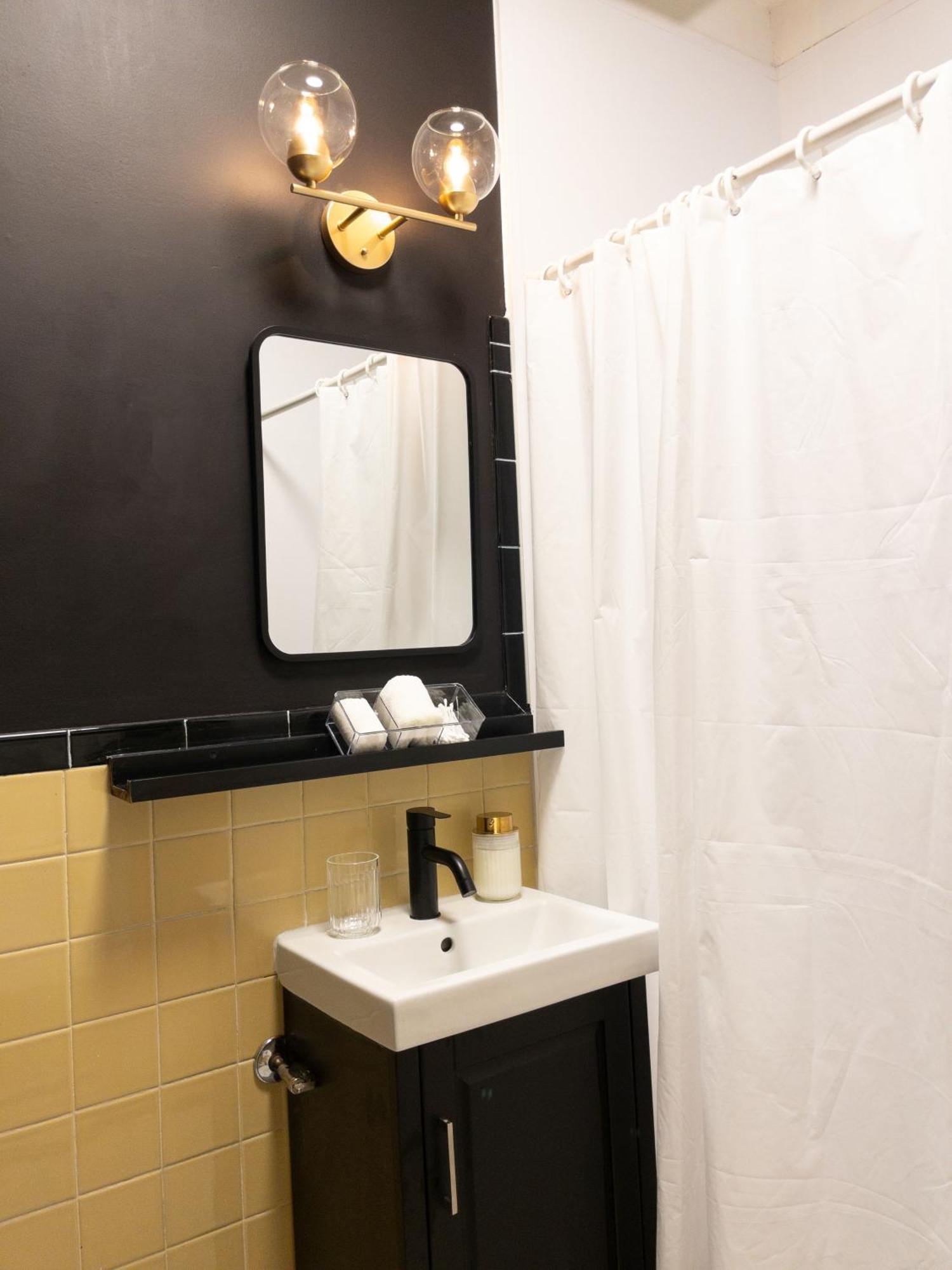 Heart Of Mtr For Memorable Experience 7minmetro 2 Backyard Fully Equipped Montreal