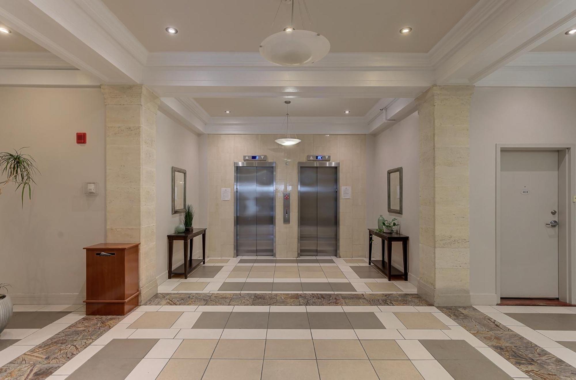 Broadway Apartment *