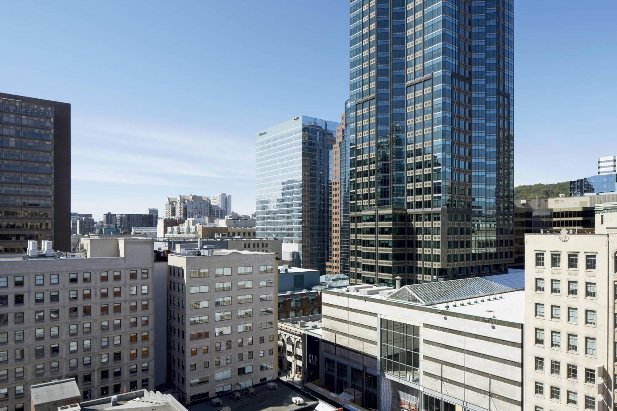 Renaissance Downtown 4* Montreal
