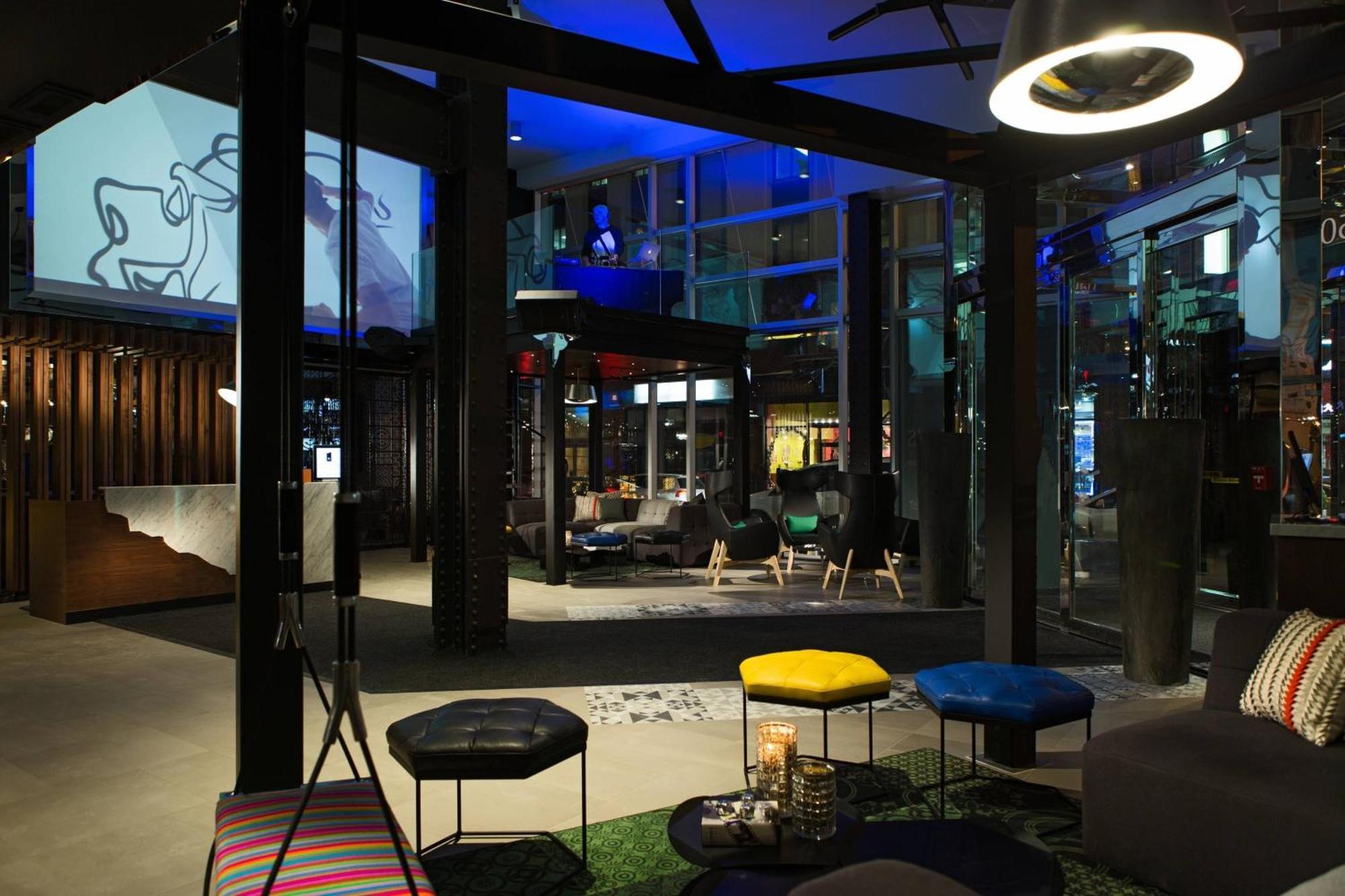 Renaissance Downtown Hotel 4*