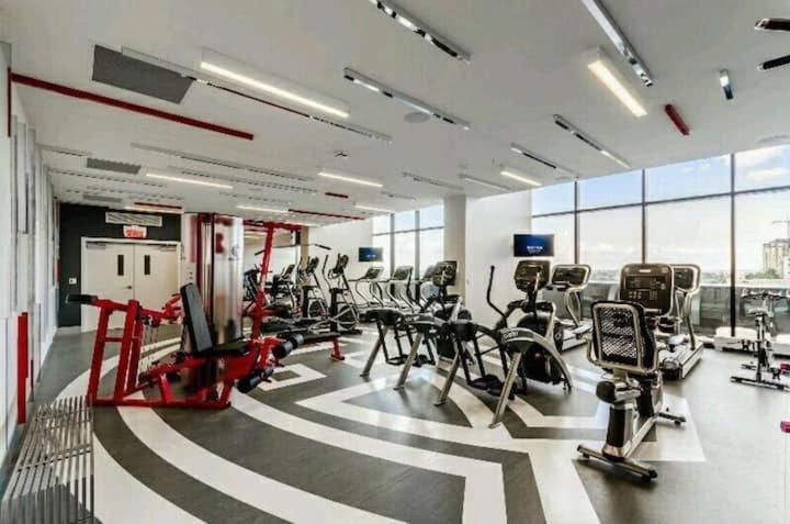 Luxurious Downtown Gym Sauna Pool