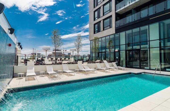 Apartment Luxurious Downtown Gym Sauna Pool *