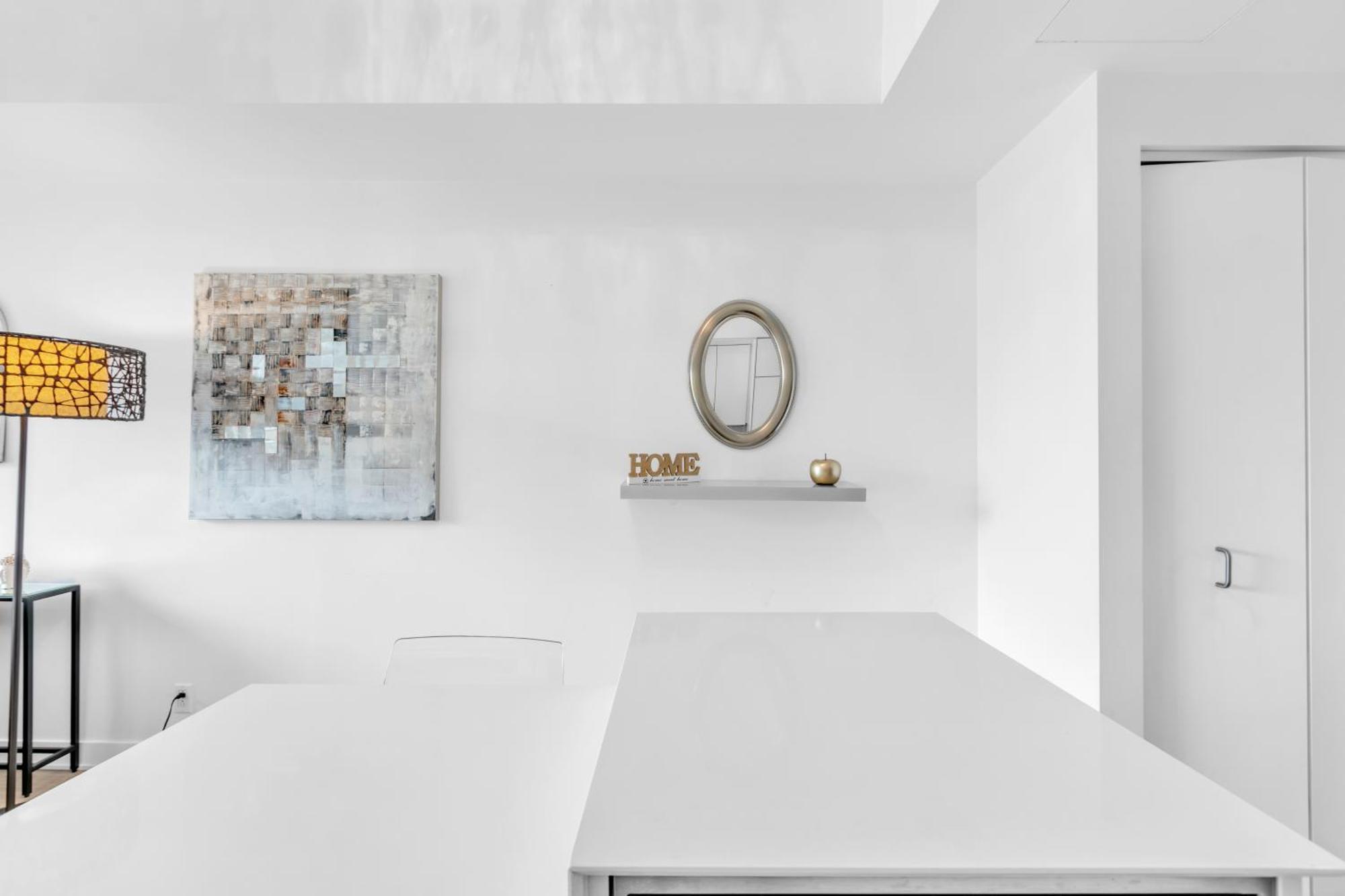 Apartment Luxurious Downtown Gym Sauna Pool Montreal