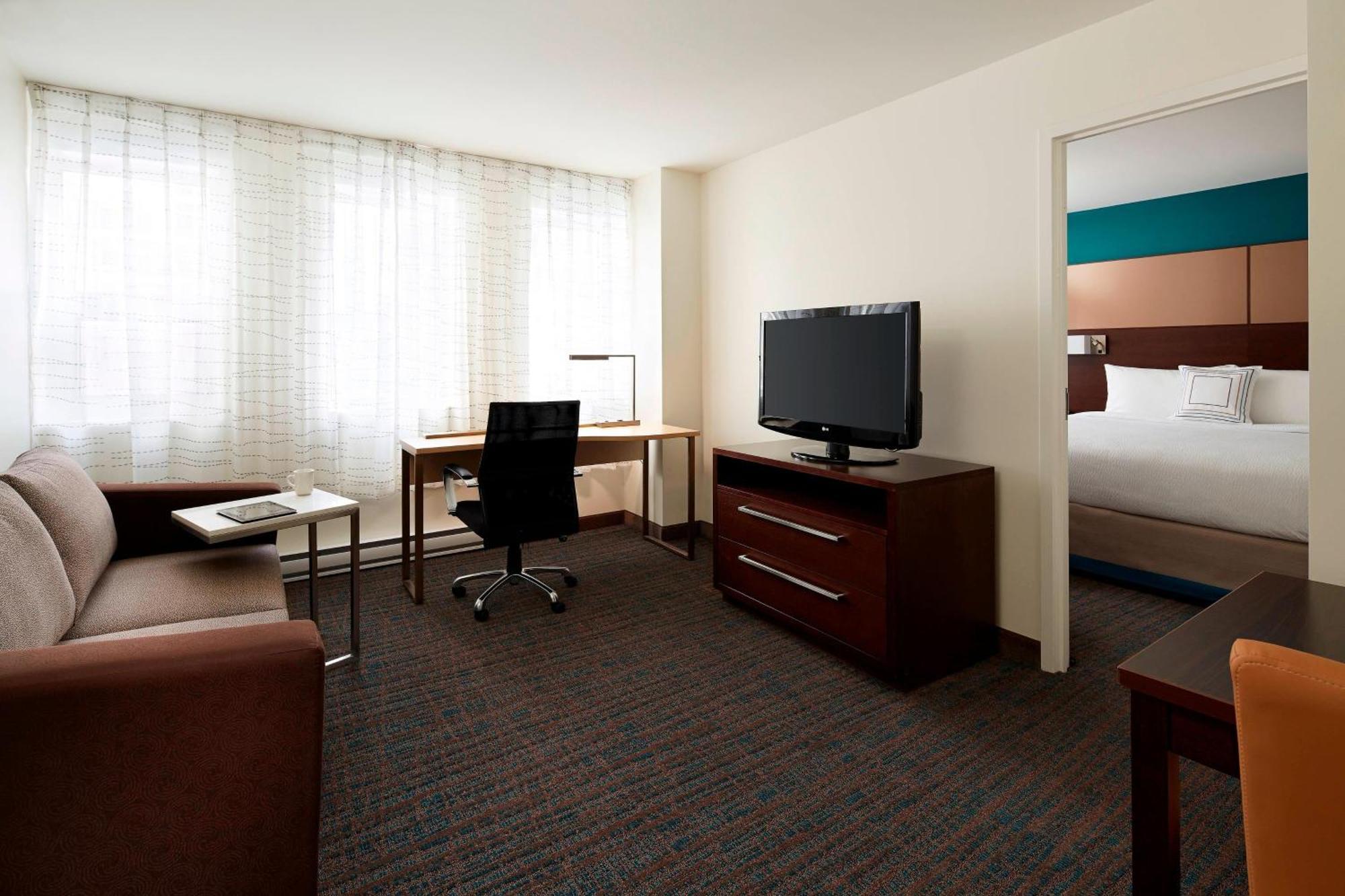 By Marriott Downtown Hotel 4*