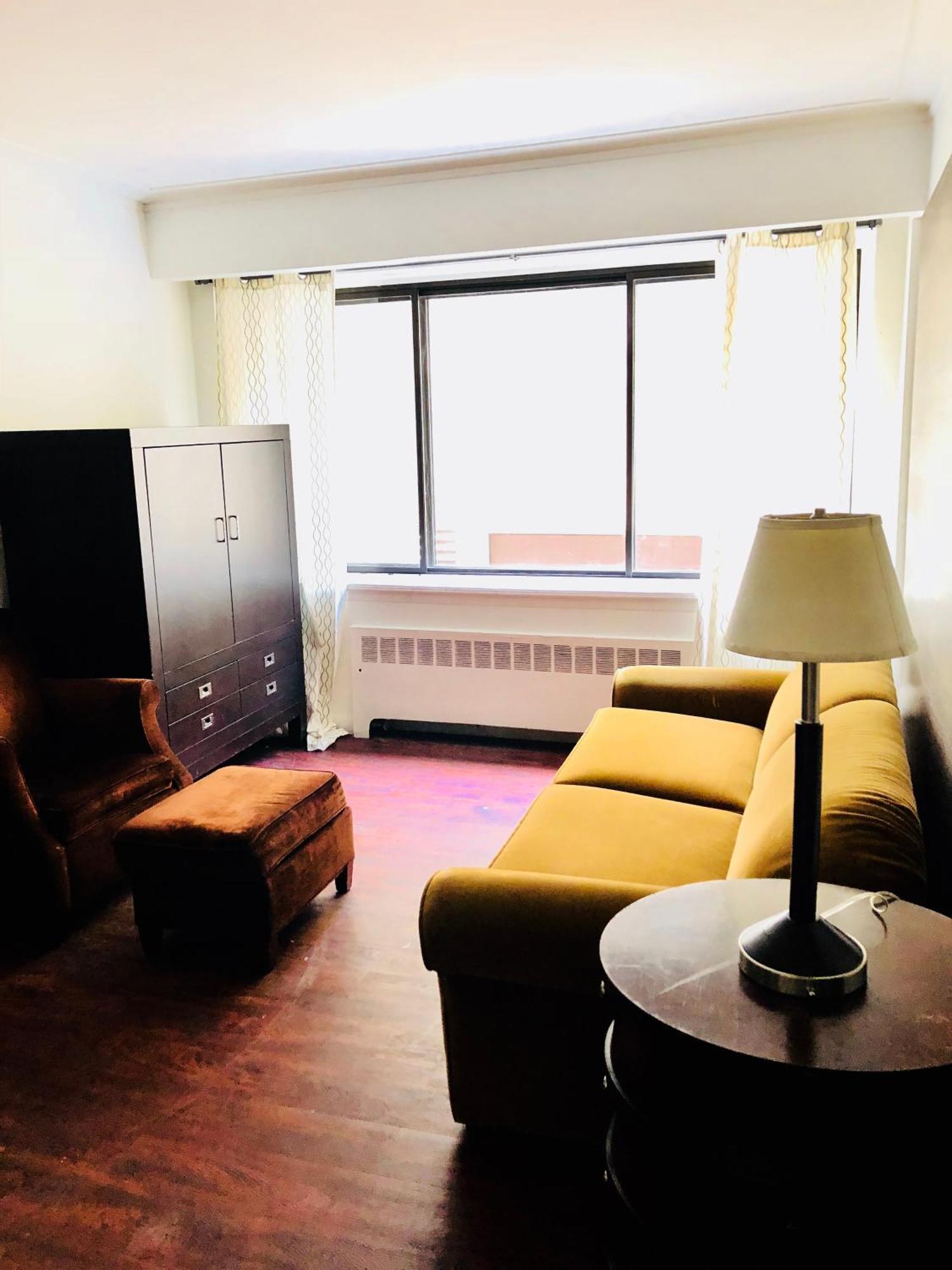 Stylish Comfortable In The Golden Square Mile Apartment Montreal