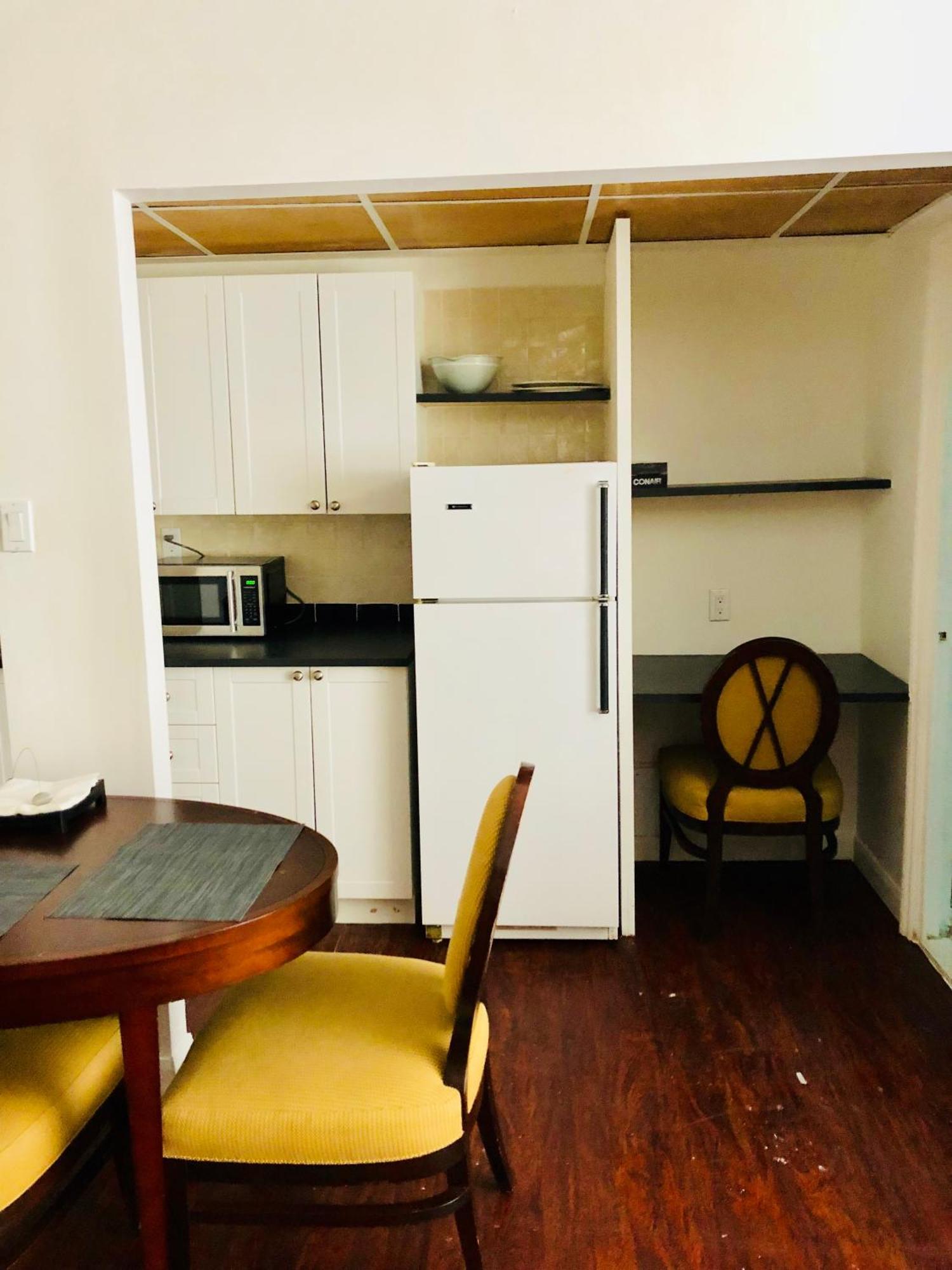 Stylish Comfortable In The Golden Square Mile *