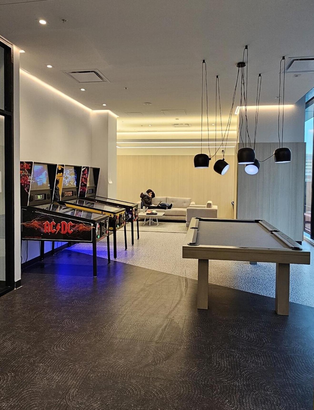 Sky Bridge Spectacular Apartment *
