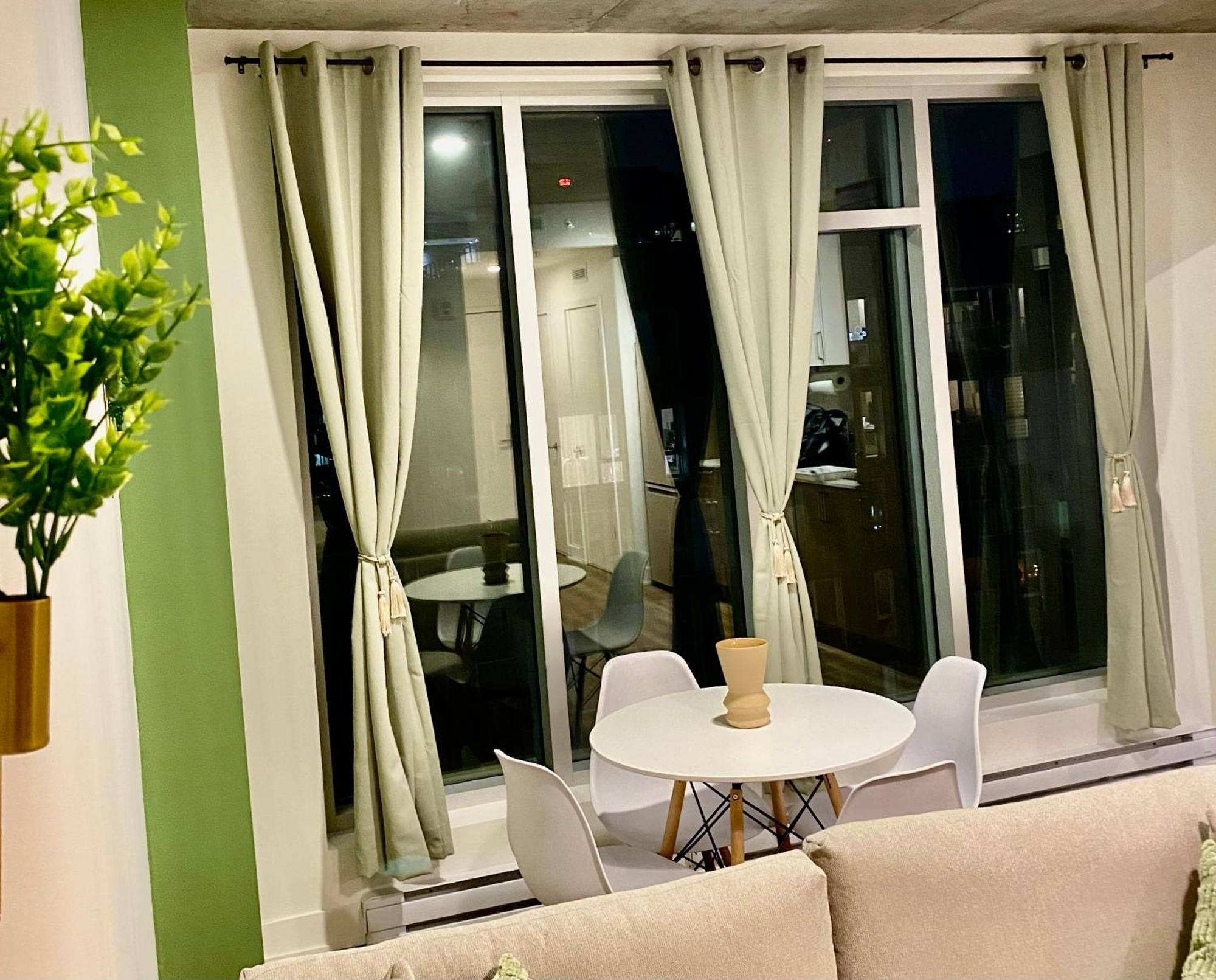 Olive 1 Bd In Downtown Mtl 11 *
