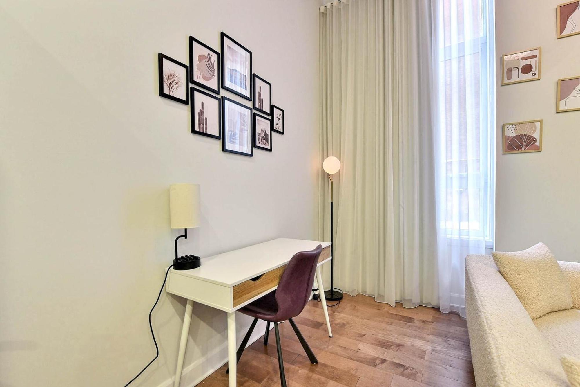 Glamorous 1br In Downtown 105