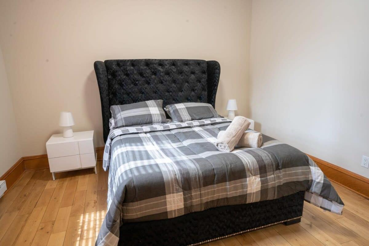 Chic 2br Near Little Italy - 5mins To Metro * Montreal